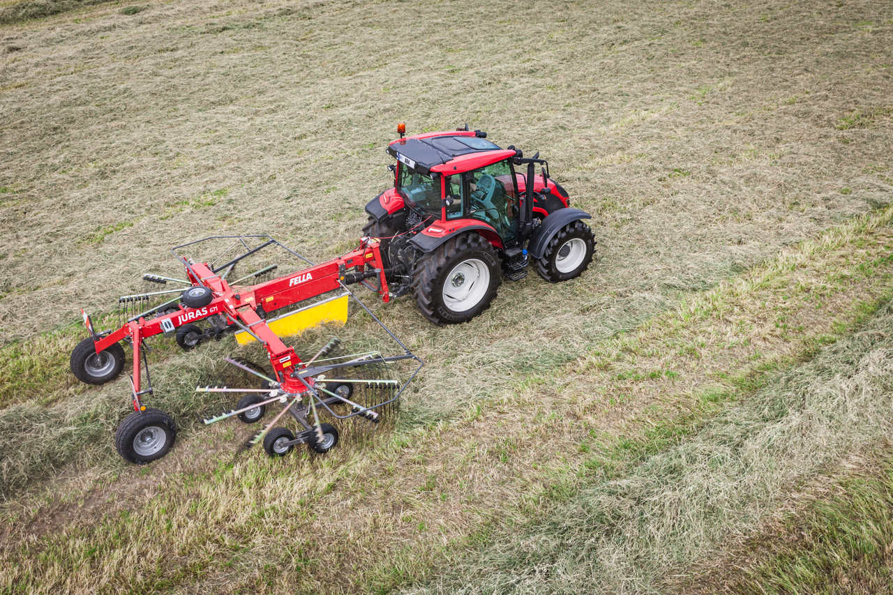 Valtra trator